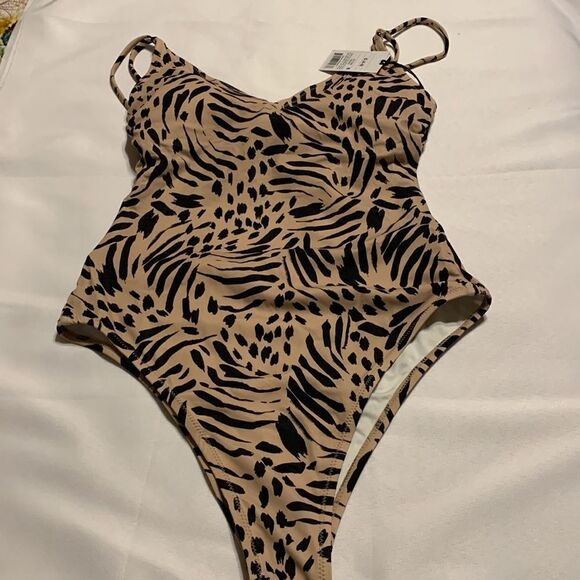 Shade & Shore Size Small one piece bathing suit w/open back & shoelace tie - Picture 1 of 6